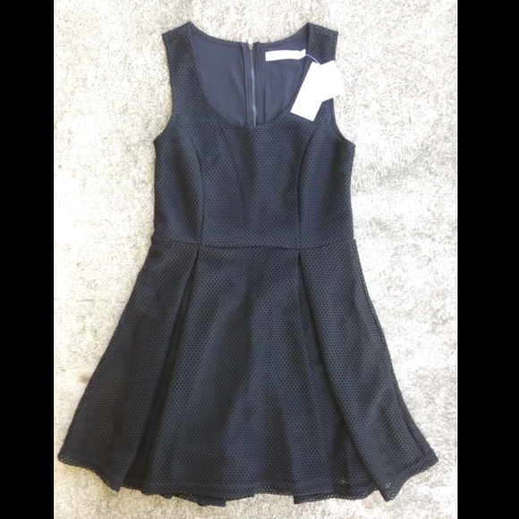 JustFab Dresses & Skirts - NWT Just Fab fit & flare dress. Medium